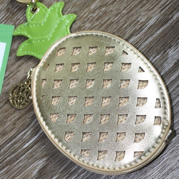 Lilly Pulitzer Pineapple Coin Purse NWT - Picture 2 of 8